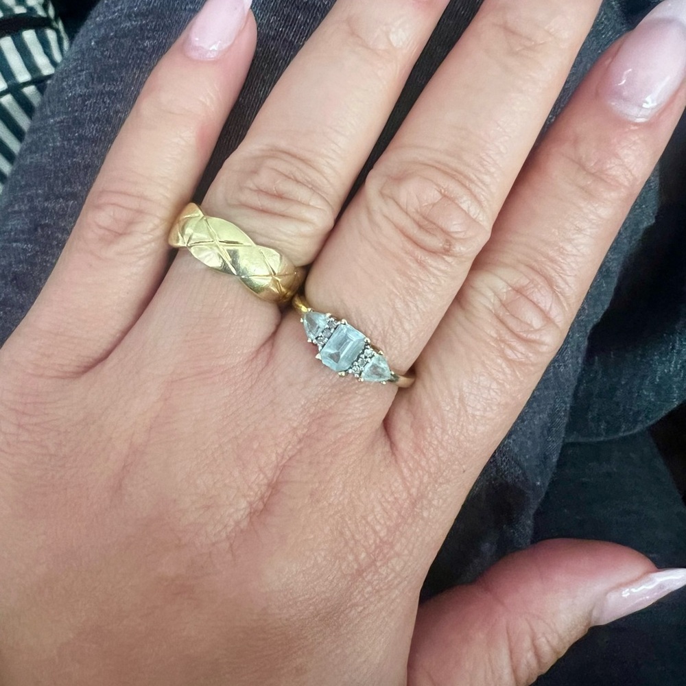 10k real gold ring with gemstone sz 7